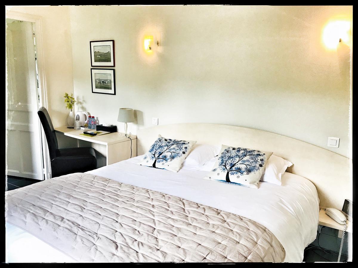 Logis Hotel La Foret Senonches Экстерьер фото